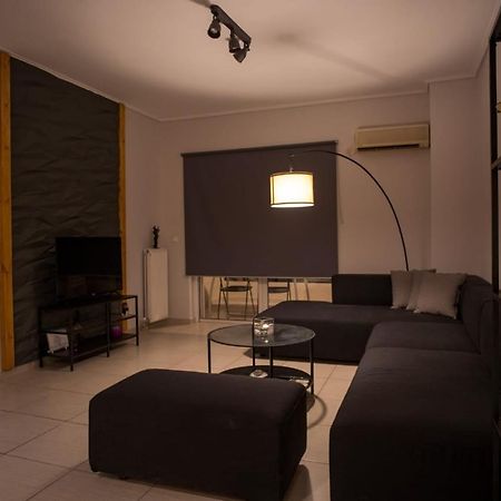 Appartamento It Is A Pleasant, Modern, Functional House! Pireo Esterno foto