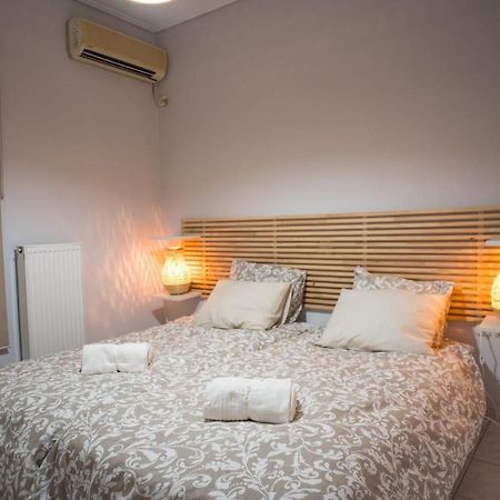 Appartamento It Is A Pleasant, Modern, Functional House! Pireo Esterno foto