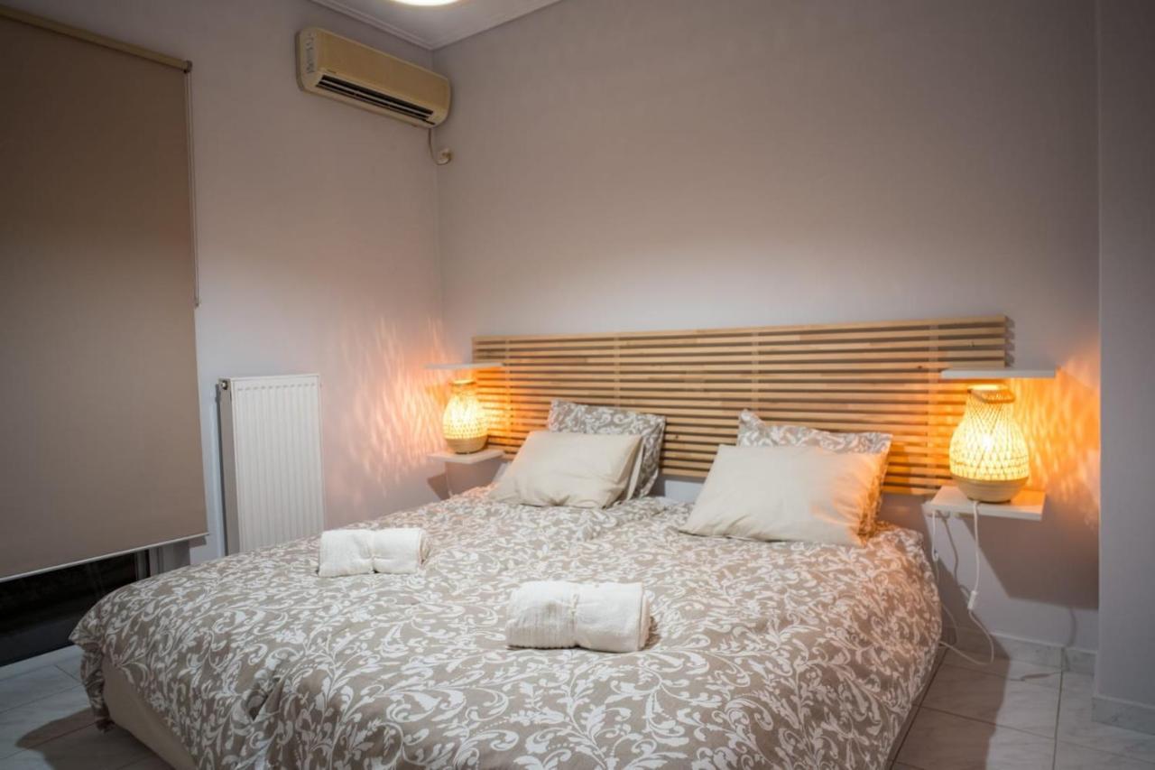 Appartamento It Is A Pleasant, Modern, Functional House! Pireo Esterno foto