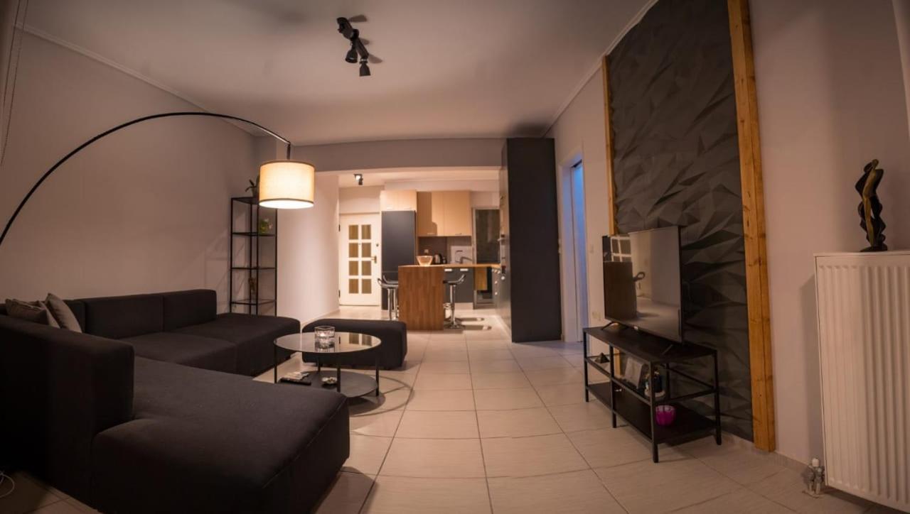 Appartamento It Is A Pleasant, Modern, Functional House! Pireo Esterno foto