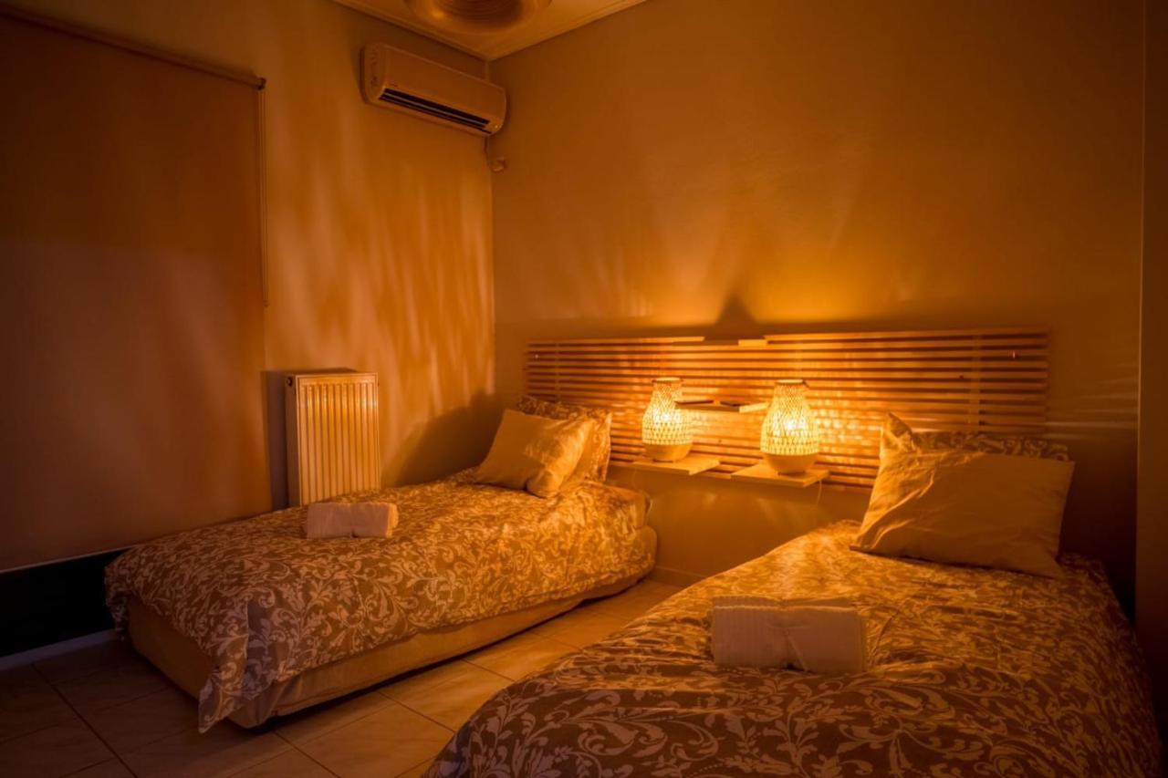 Appartamento It Is A Pleasant, Modern, Functional House! Pireo Esterno foto