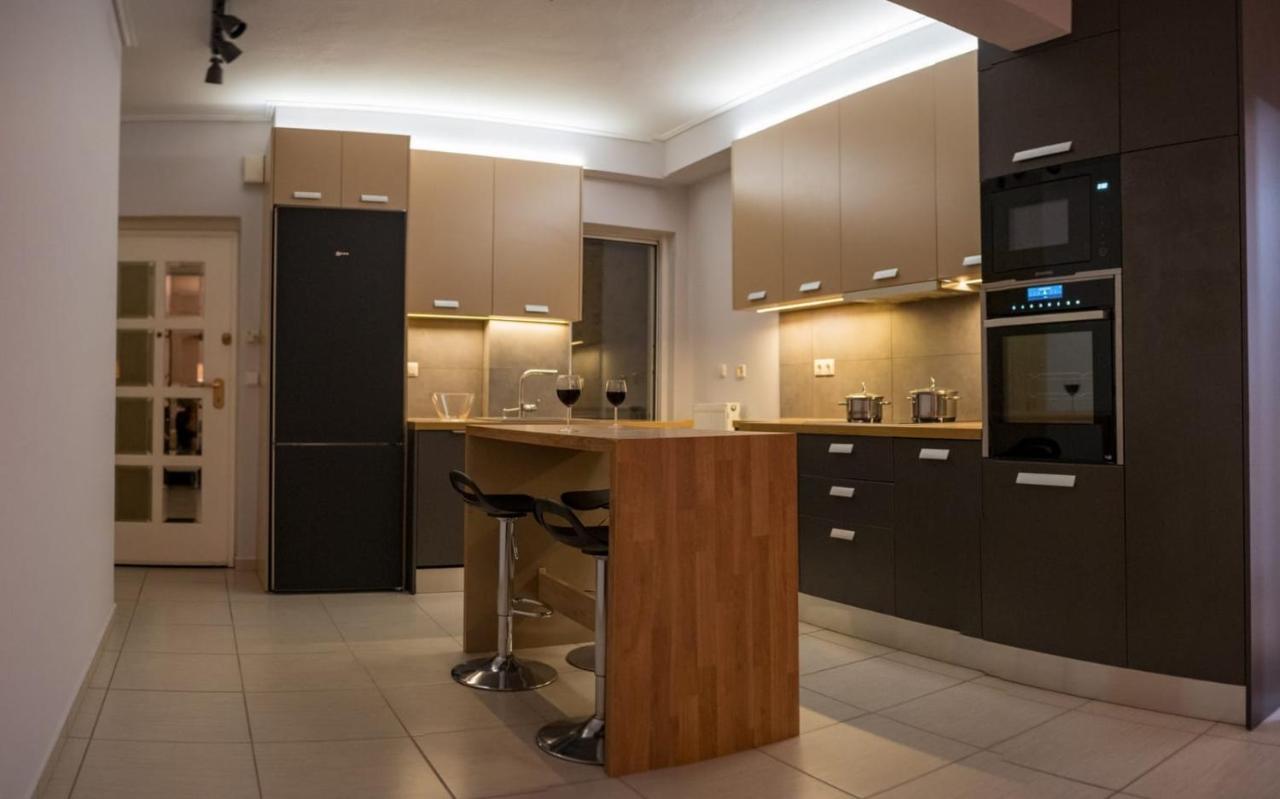 Appartamento It Is A Pleasant, Modern, Functional House! Pireo Esterno foto