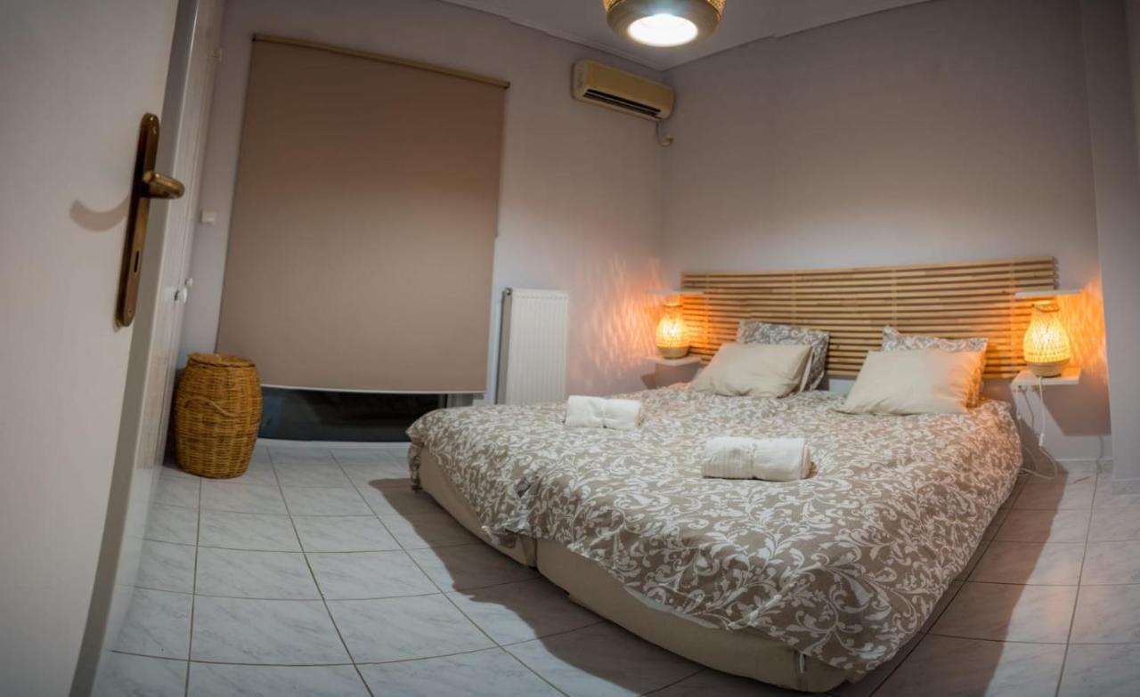 Appartamento It Is A Pleasant, Modern, Functional House! Pireo Esterno foto
