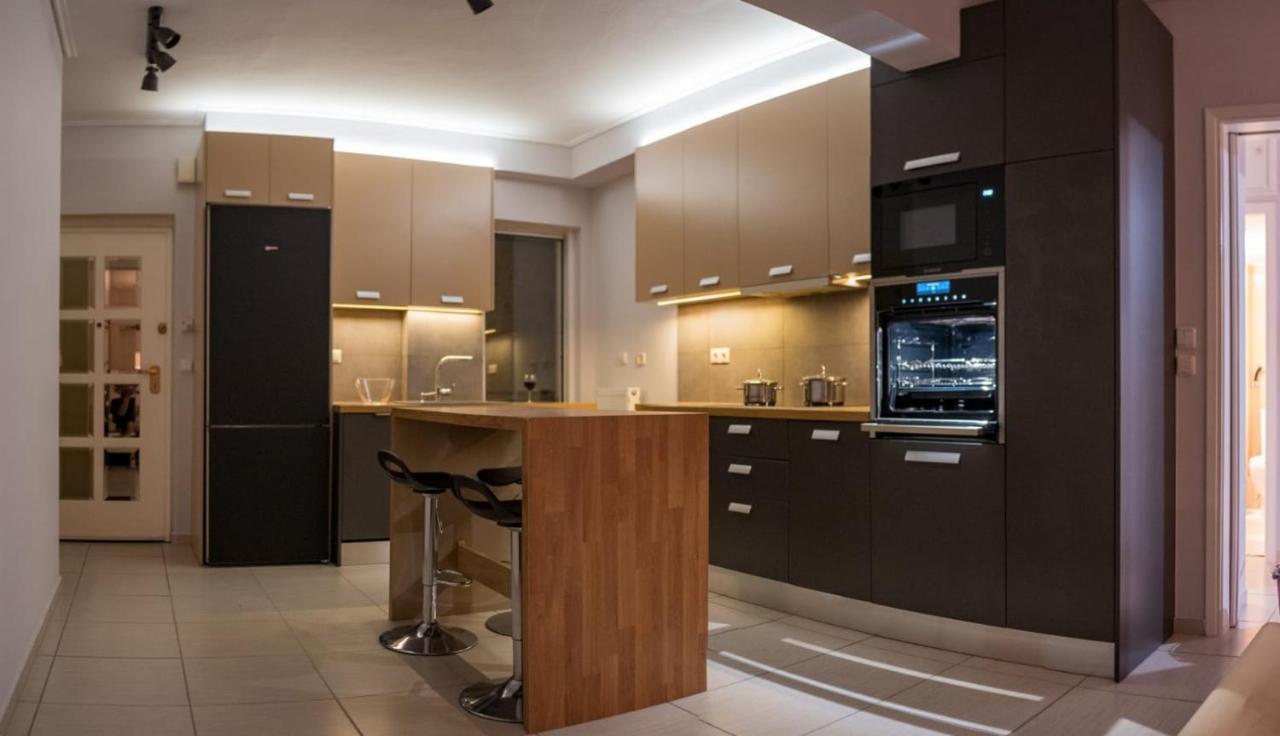 Appartamento It Is A Pleasant, Modern, Functional House! Pireo Esterno foto