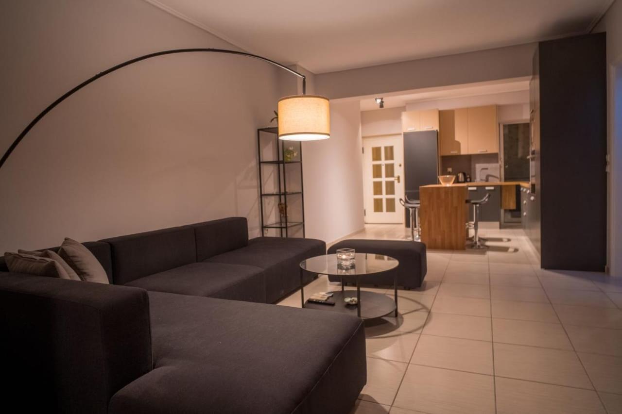 Appartamento It Is A Pleasant, Modern, Functional House! Pireo Esterno foto
