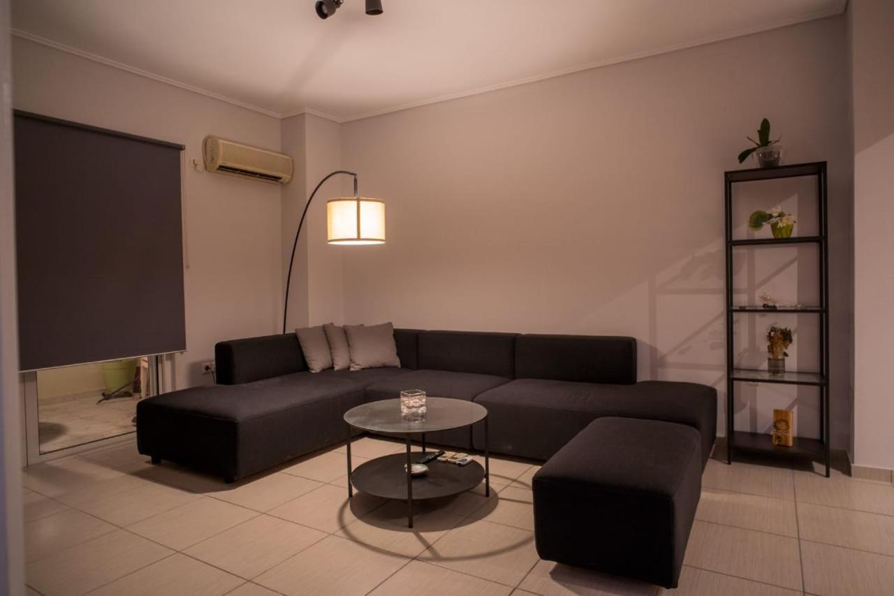 Appartamento It Is A Pleasant, Modern, Functional House! Pireo Esterno foto