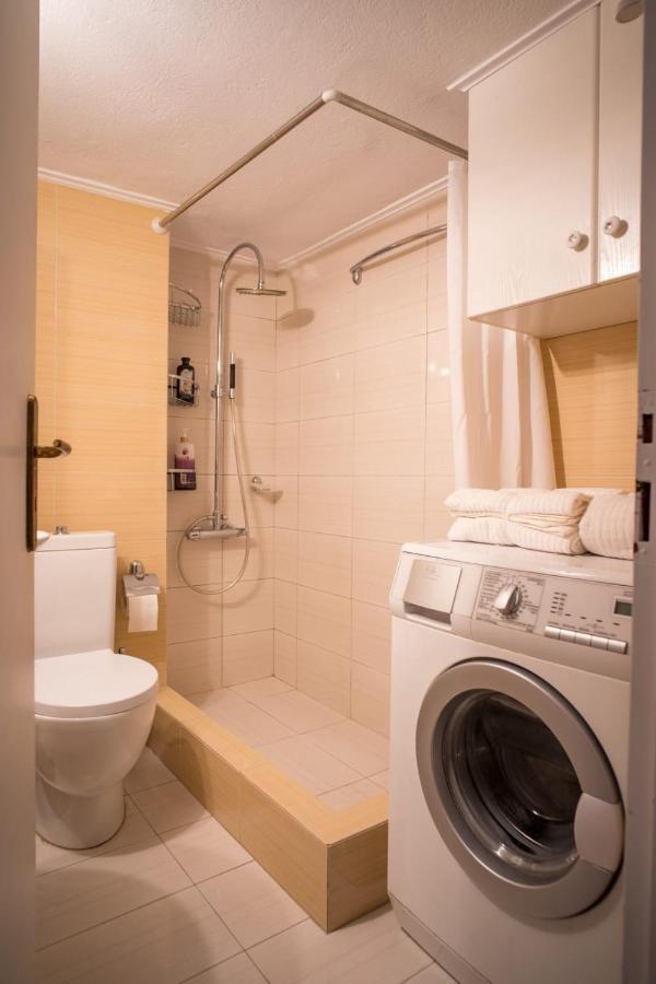 Appartamento It Is A Pleasant, Modern, Functional House! Pireo Esterno foto